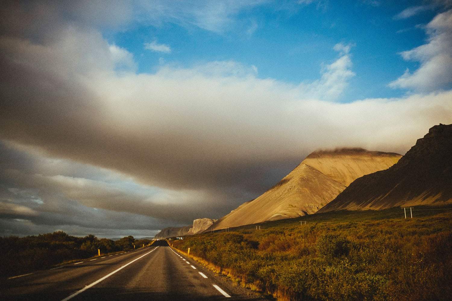 iceland engagement session