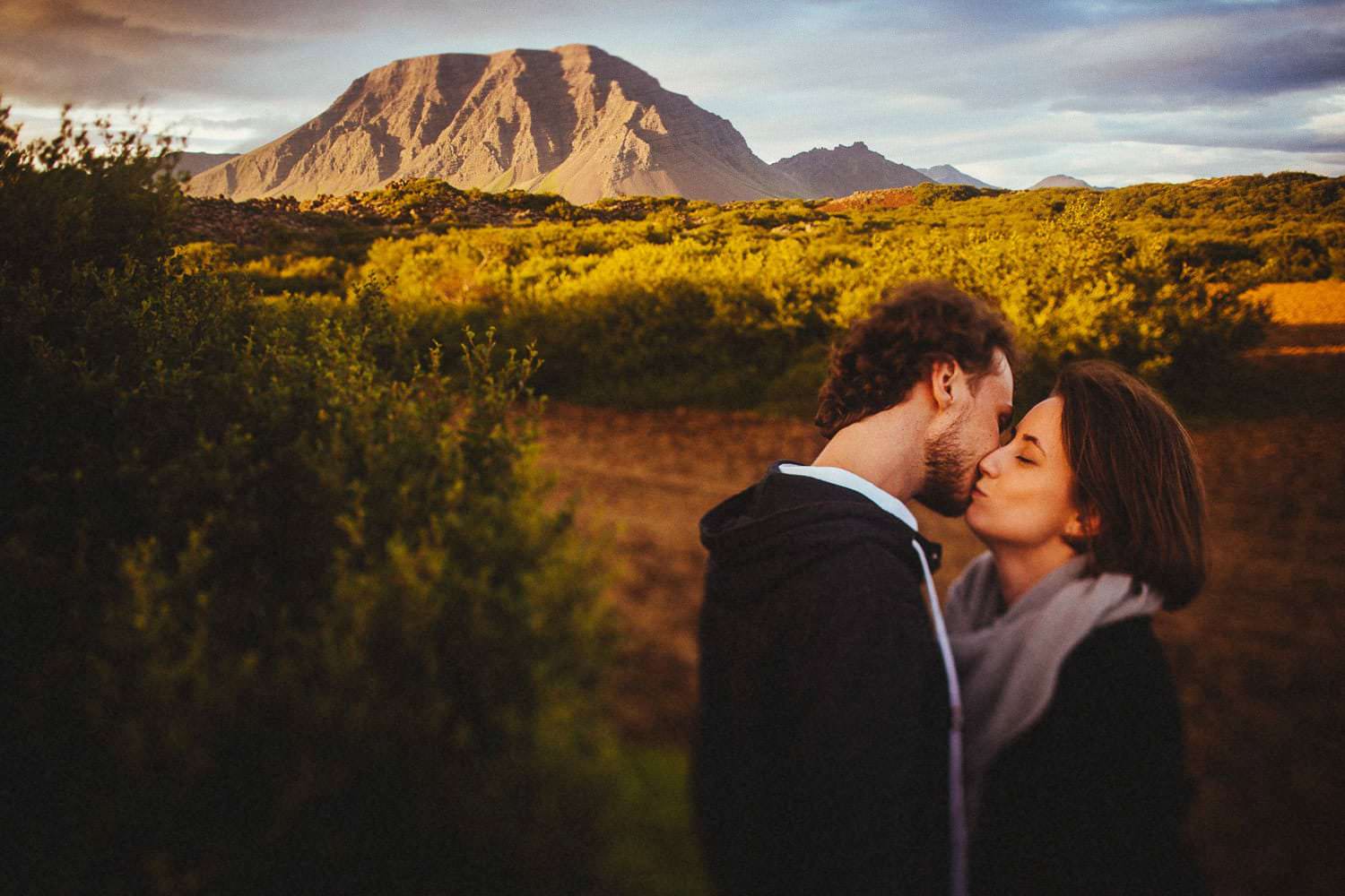 iceland engagement session
