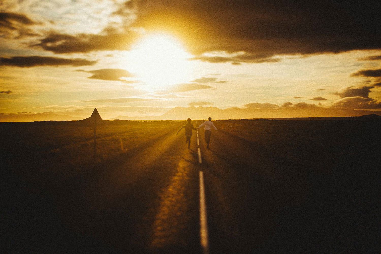 iceland engagement session